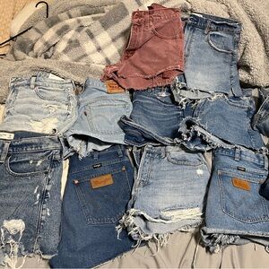 Bundle of denim shorts (wrangler, abercrombie, Levi’s)
